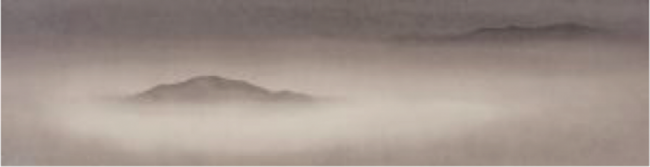 Montagnes chinoises dans la  brume